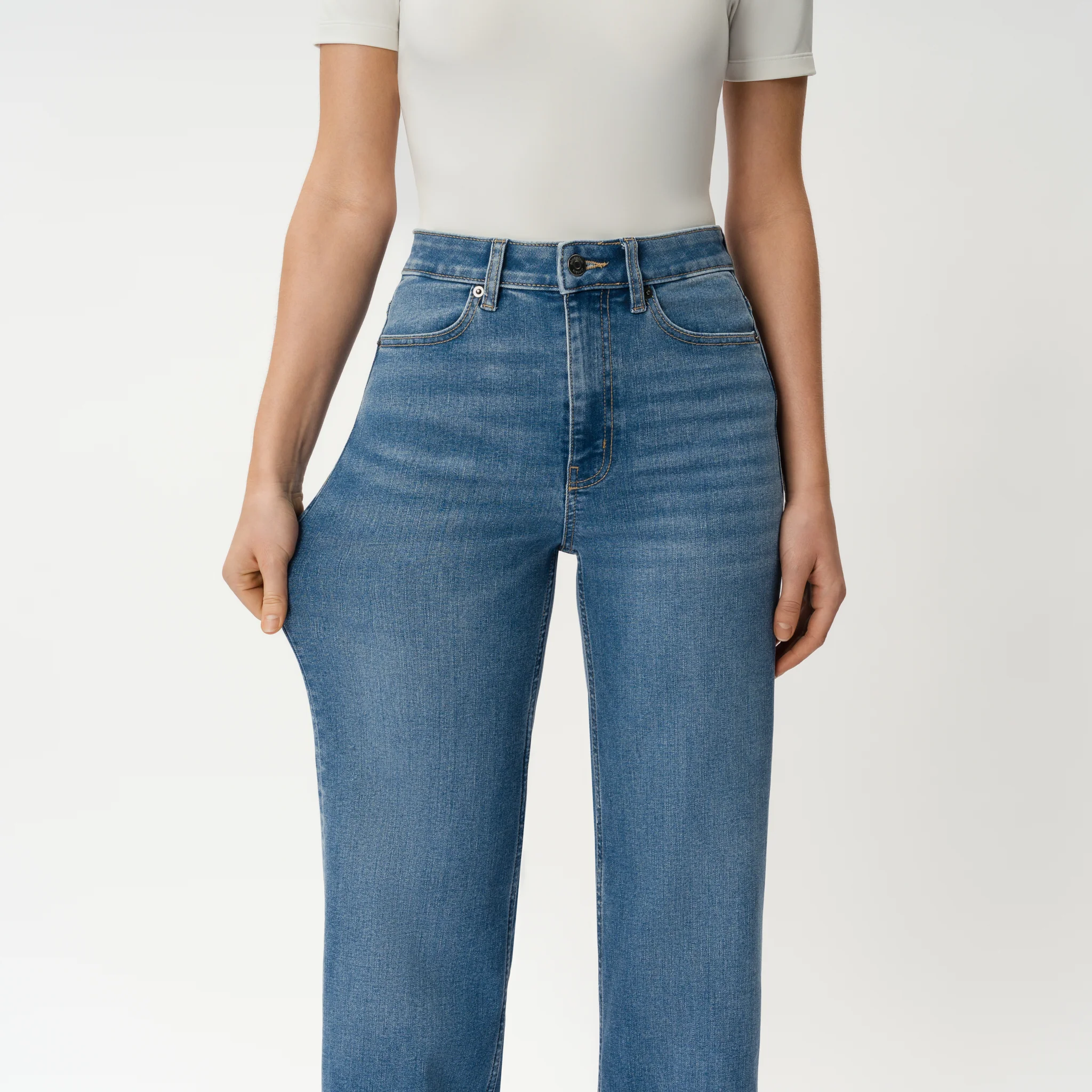 Relaxed ComfortDenim™ Jeans - Image 5